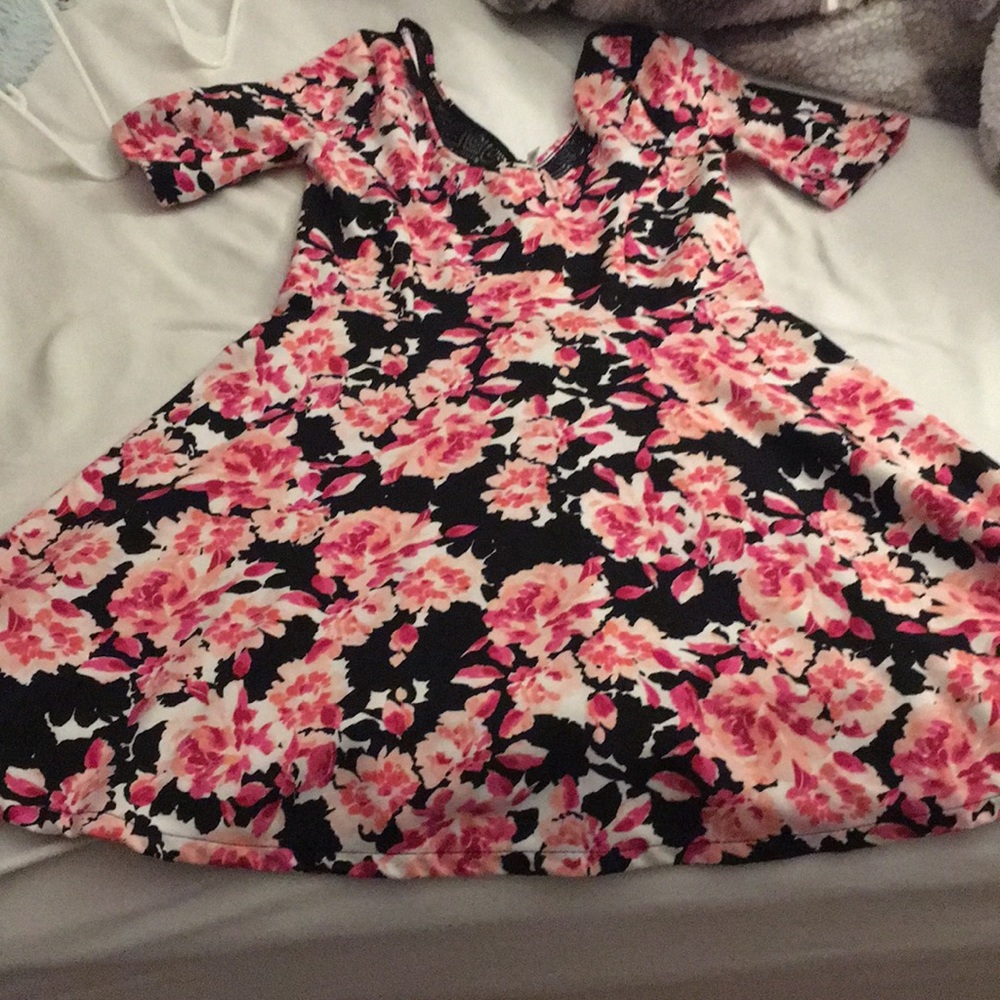 dress - Picture 2 of 4